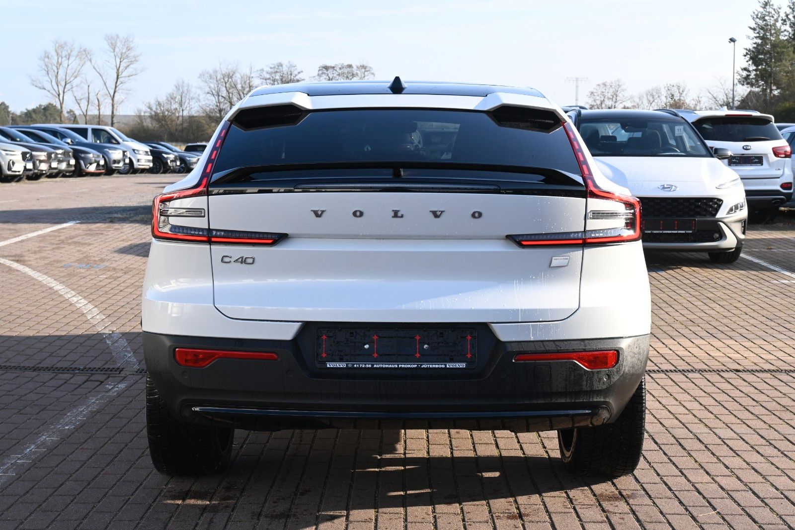 Fahrzeugabbildung Volvo C40 Recharge Pure Electric Plus *LED*STHZ*BLIS