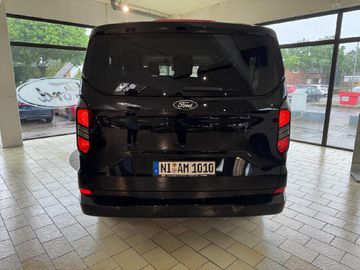 Ford Tourneo Custom 320 L1 Titanium FWD