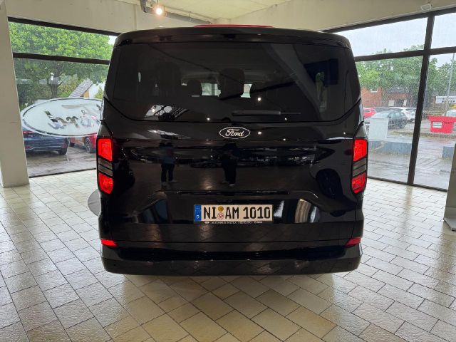 Ford Tourneo Custom 320 L1 Titanium FWD