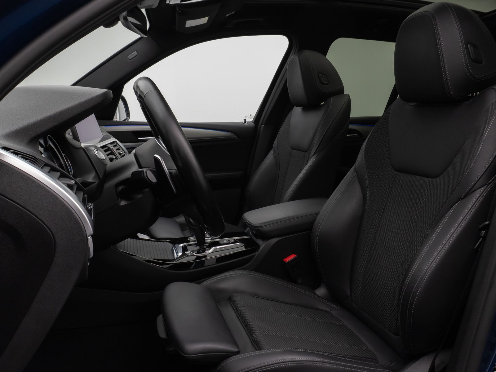 Fahrzeugabbildung BMW X3 xD20d xLine Kamera Panorama DAB HUD HiFi AHK