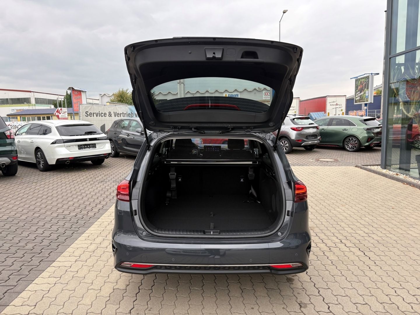 Fahrzeugabbildung Kia Ceed_sw Ultimate 1.5 T-GDI Mild-Hybrid P8, P9