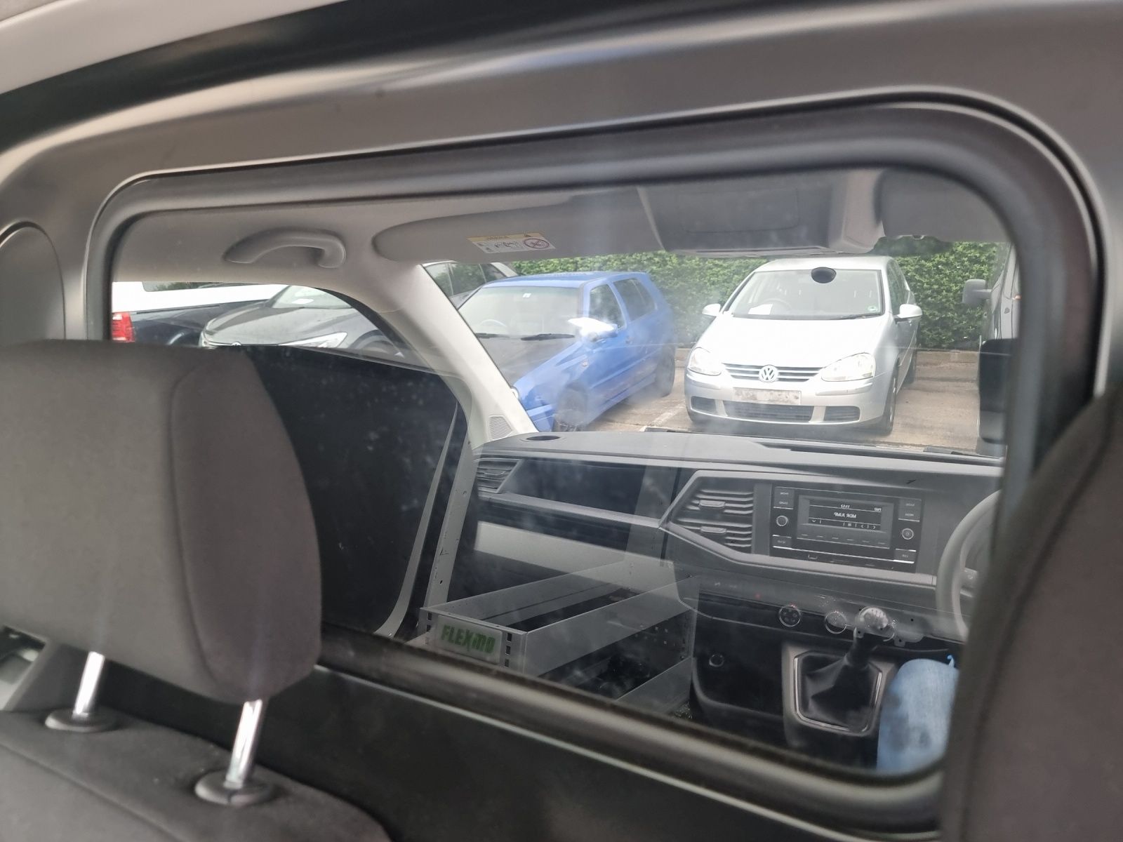 Fahrzeugabbildung Volkswagen T6 Transporter T6.1 TDI Kasten Regalein. KLIMA R