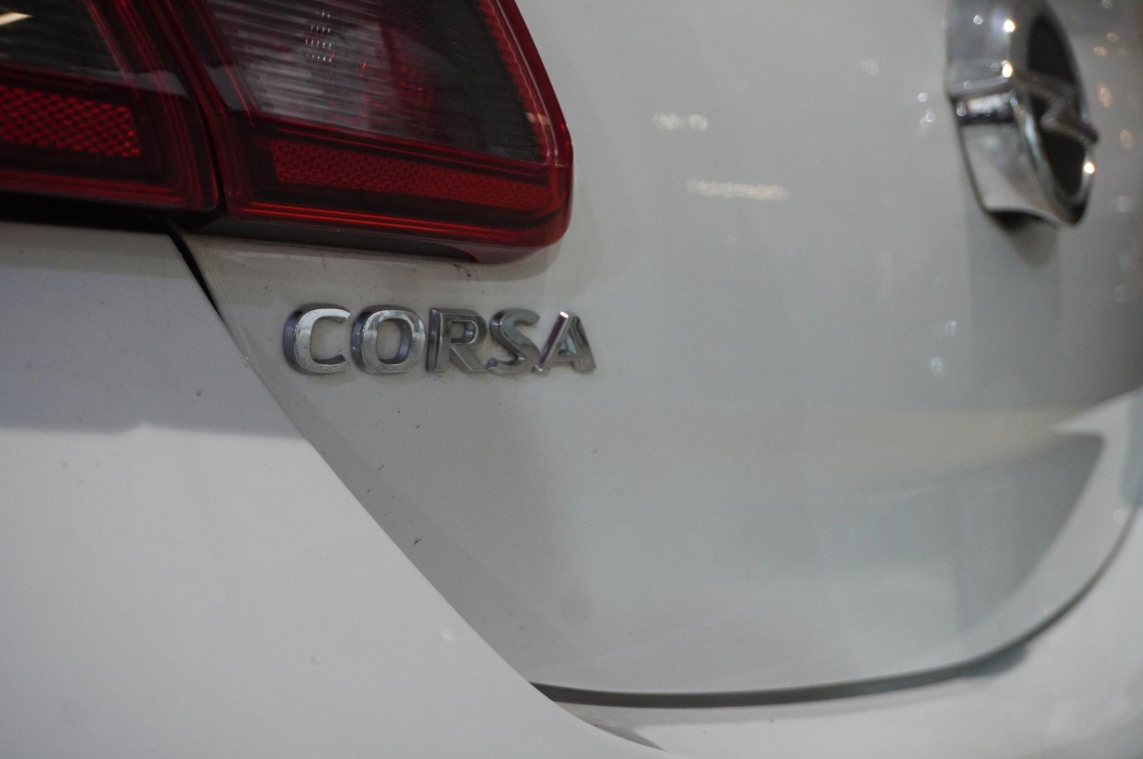 Fahrzeugabbildung Opel Corsa E 1.4 COLOR EDITION SPORT/SHZ/PDC/TEMP.