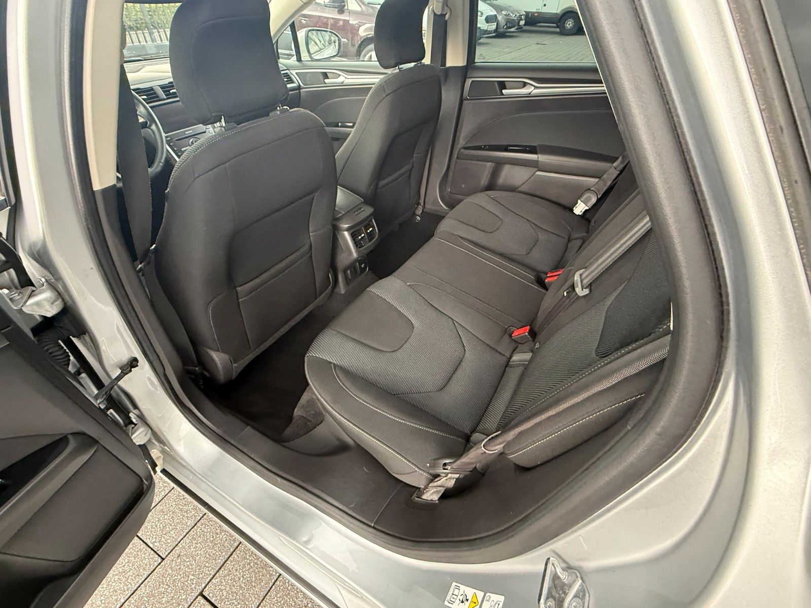 Fahrzeugabbildung Ford Mondeo Turnier Titanium
