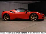 Ferrari SF90 Spider *Fiorano*Rosso Dino*Mega*Perfekt* - gebrauchte Ferrari SF90 aus dem Jahr 2024