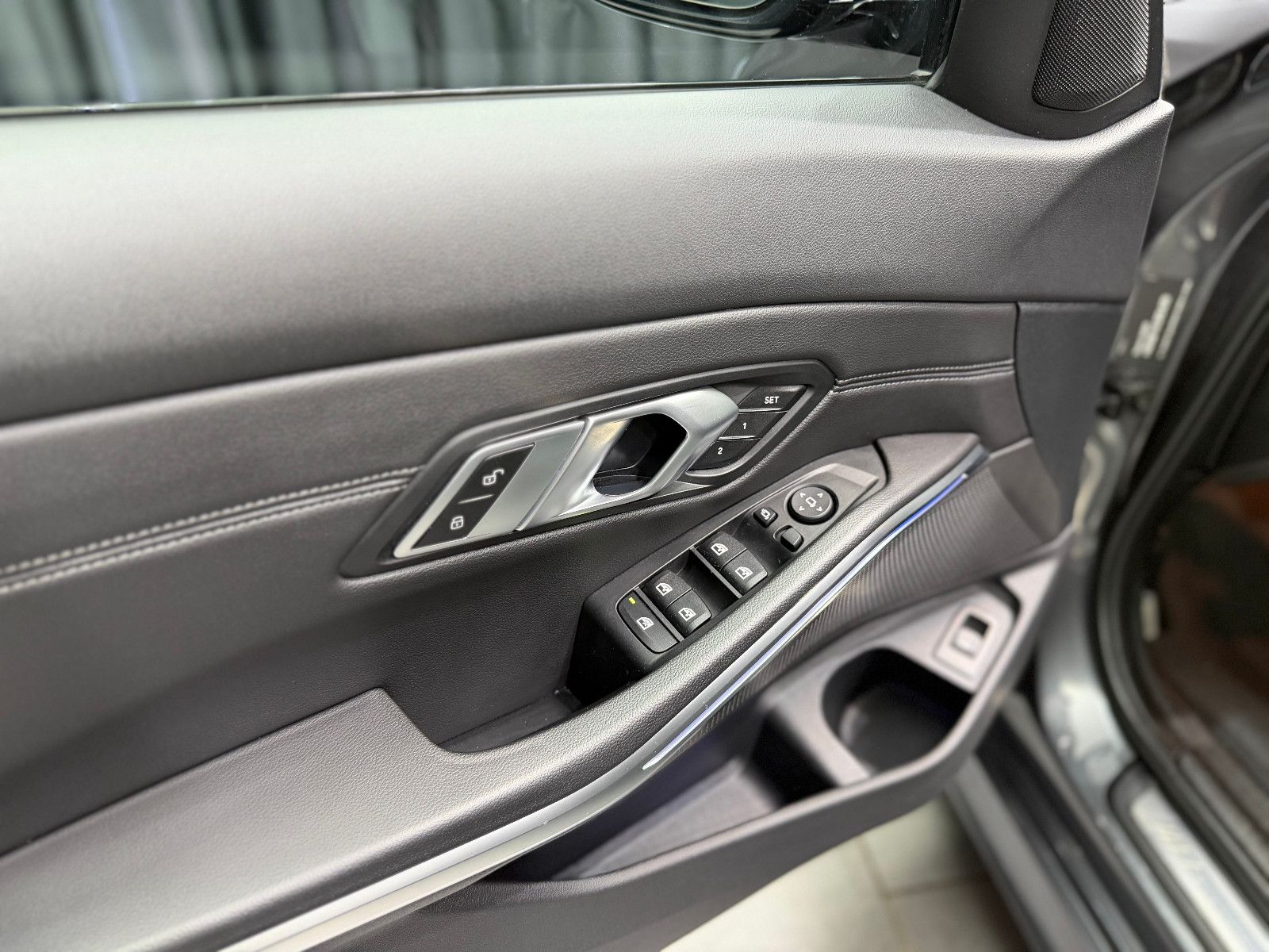 Fahrzeugabbildung BMW 320d Touring xDrive M Sport|HIFI|HuD|LEDER|KAMER