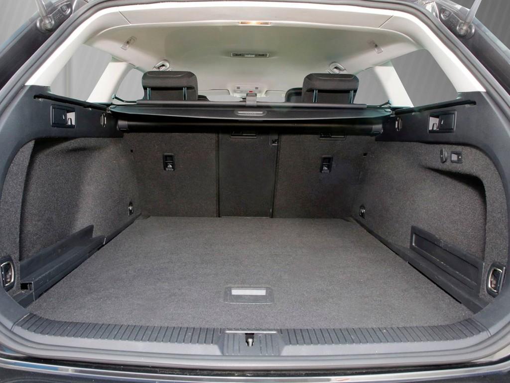 Volkswagen Passat Variant 1.5 TSI DSG Business 16" ACC NAVI