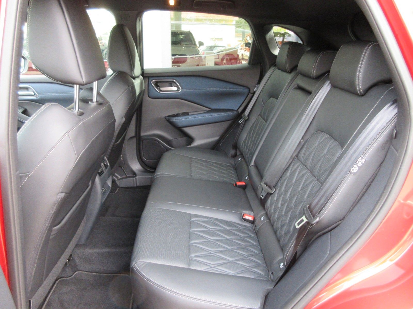 Fahrzeugabbildung Nissan Qashqai 1.3 Xtronic Automatik | Tekna+
