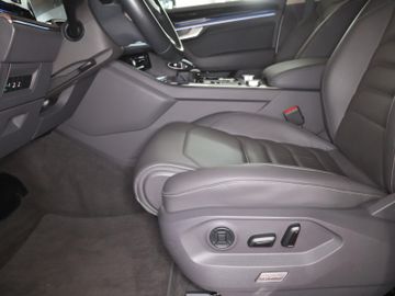 Volkswagen Touareg - 10