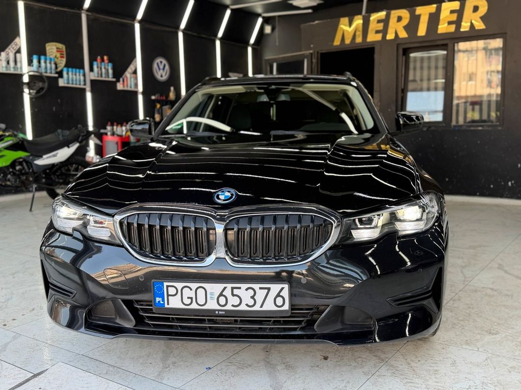 Image of BMW 320