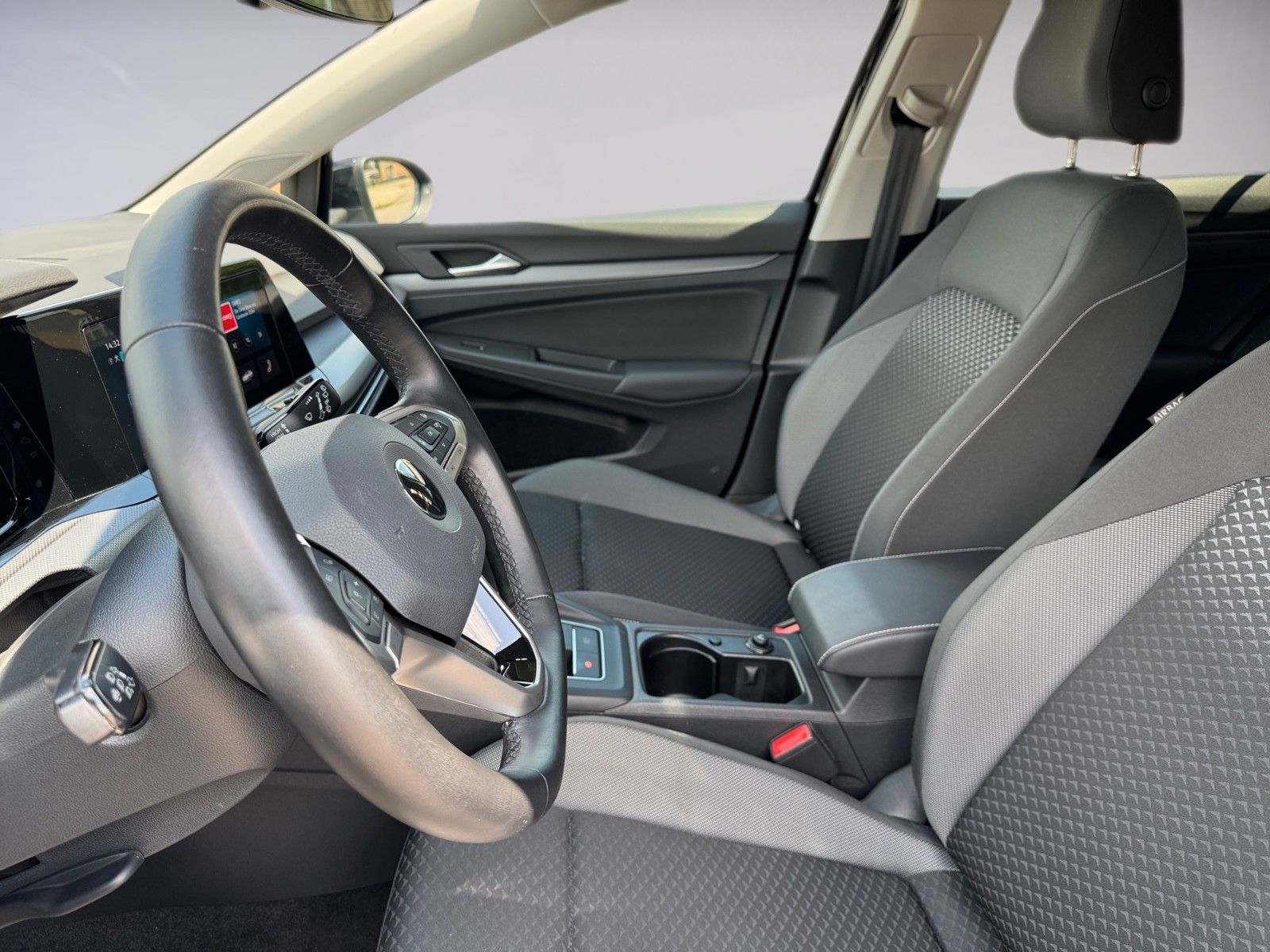 Fahrzeugabbildung Volkswagen Golf VIII Lim. Active 1.5 TSI