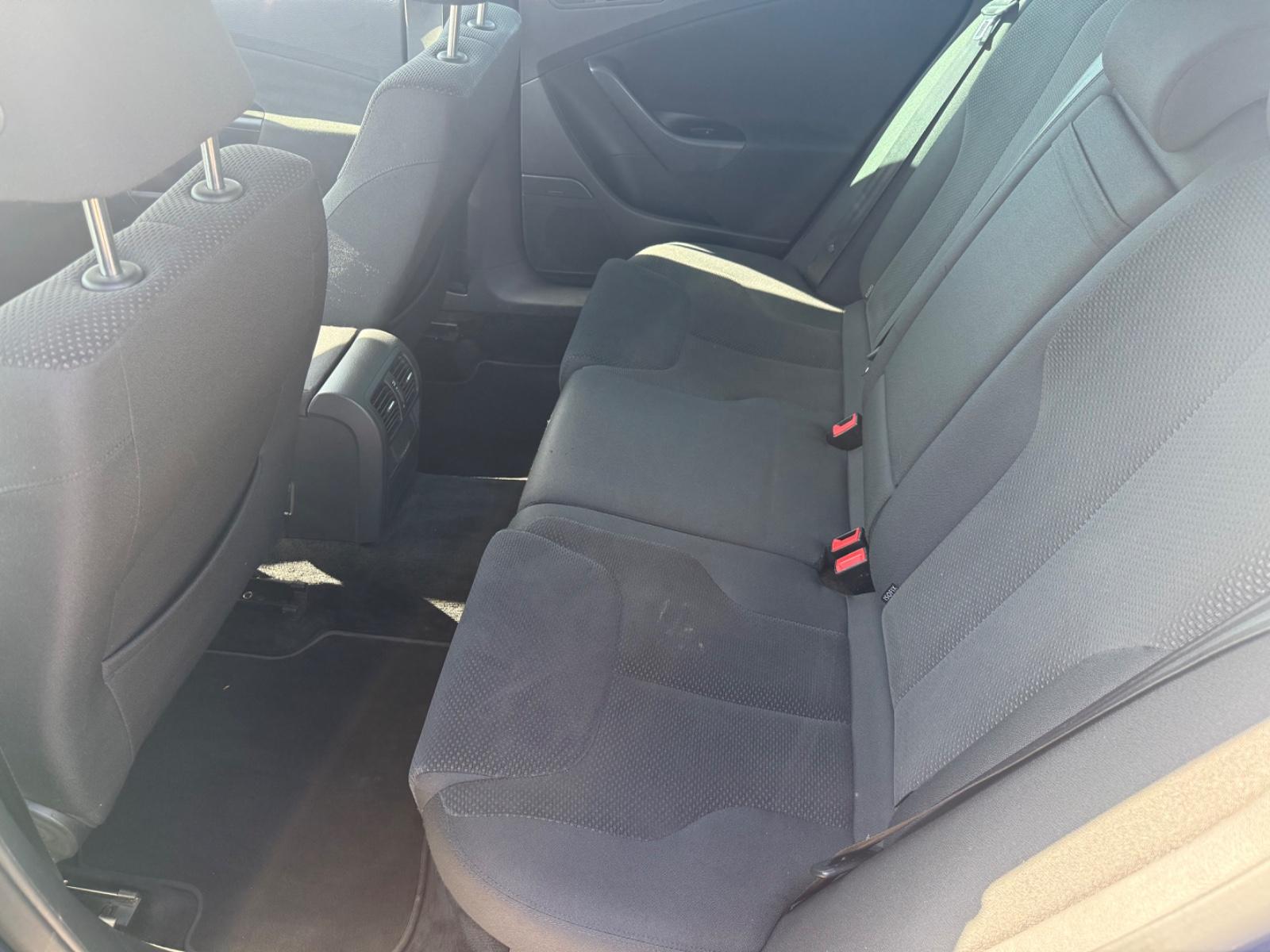 Volkswagen Passat 2010 — photo 15