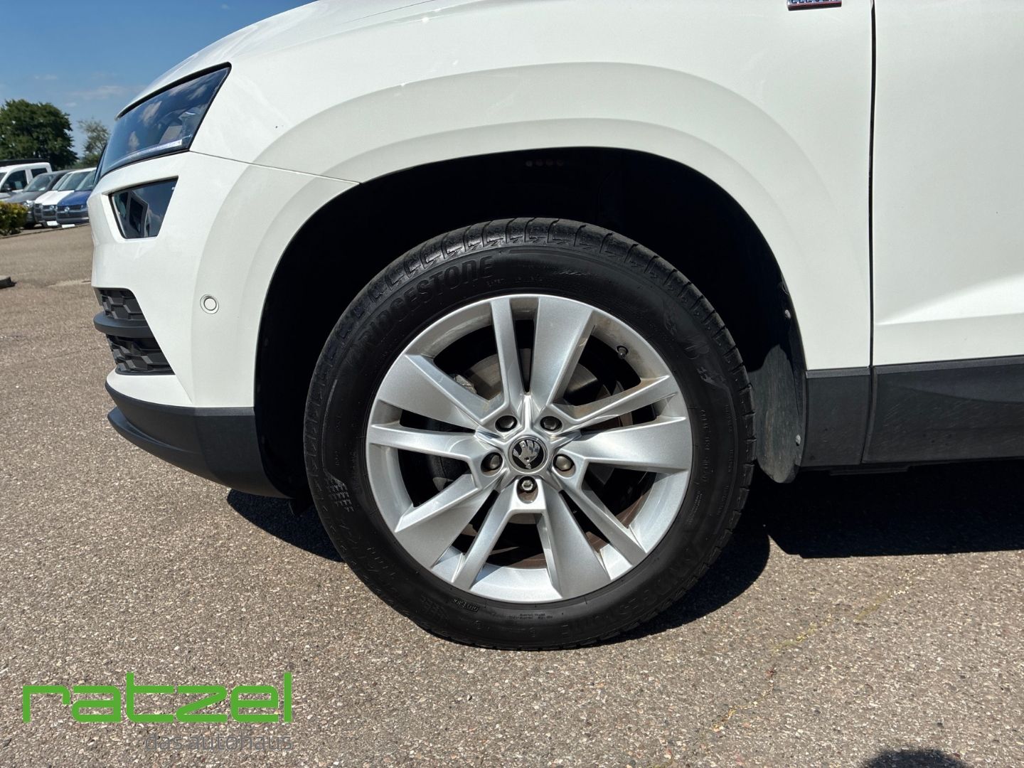 Fahrzeugabbildung SKODA Karoq 1.5 TSI Clever Ambition Navi LED ACC RFK D