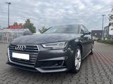 Audi A4 2.0 TFSI S tronic quattro sport Avant sport - Audi A4 mit Benzin-Antrieb: Grau, Alcantara, mit Apple Carplay