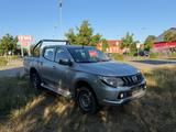 Mitsubishi L200 Basis Doppelkabine 4WD - silberne Mitsubishi L200
