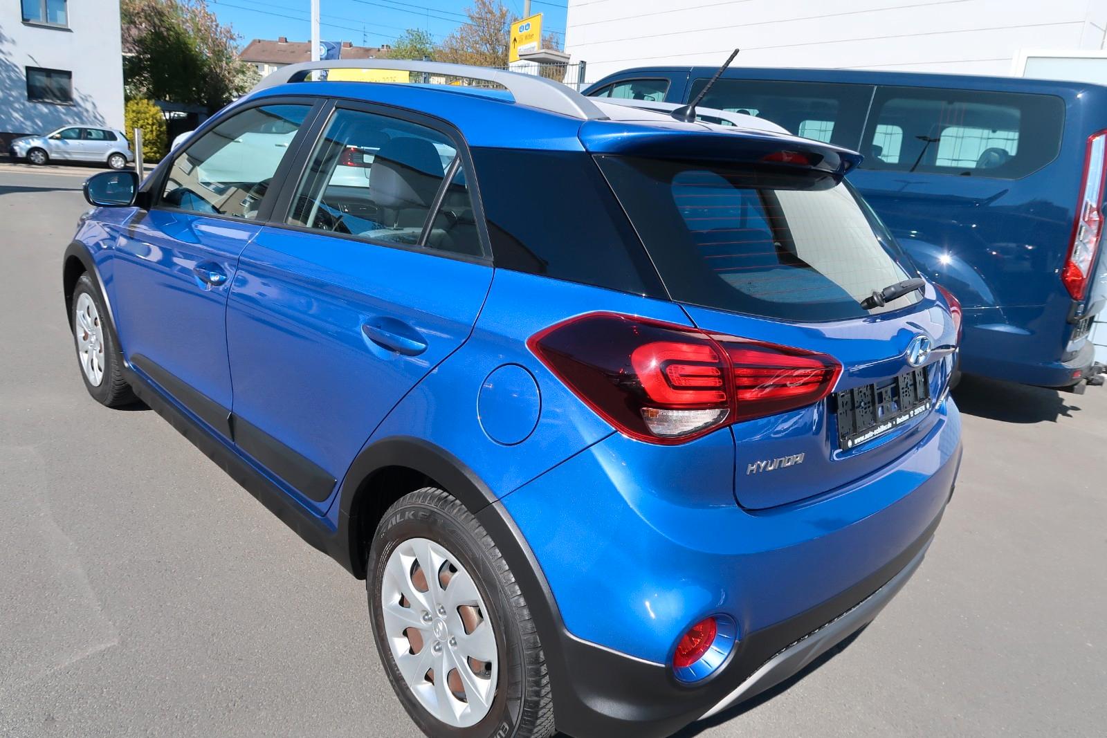 Hyundai i20 Active Select mit erst 24.000 km !