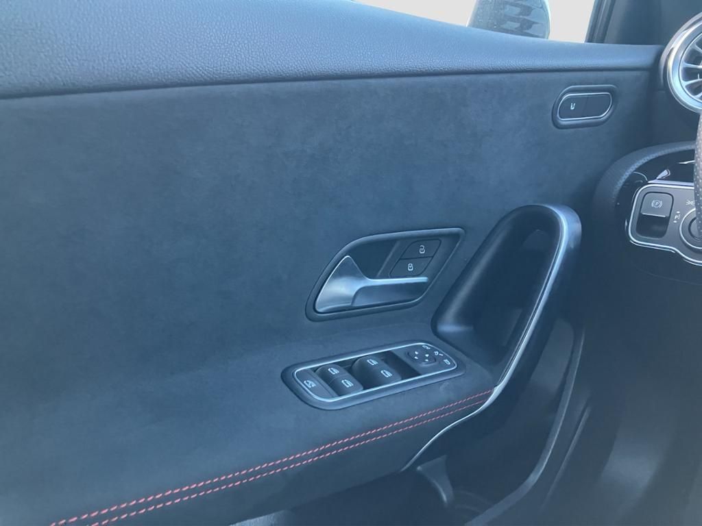 Fahrzeugabbildung Mercedes-Benz A 200 d Kompaktlimousine AMG Line*Night Paket