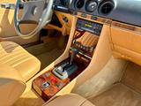 Mercedes-Benz 380 - Mercedes-Benz 380 mit Benzin-Antrieb