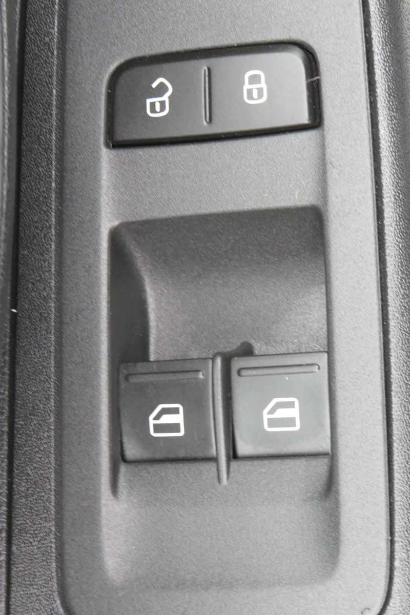 Fahrzeugabbildung Volkswagen up! KLIMA TELVOR MAPS&MORE TELVOR. 1.HD