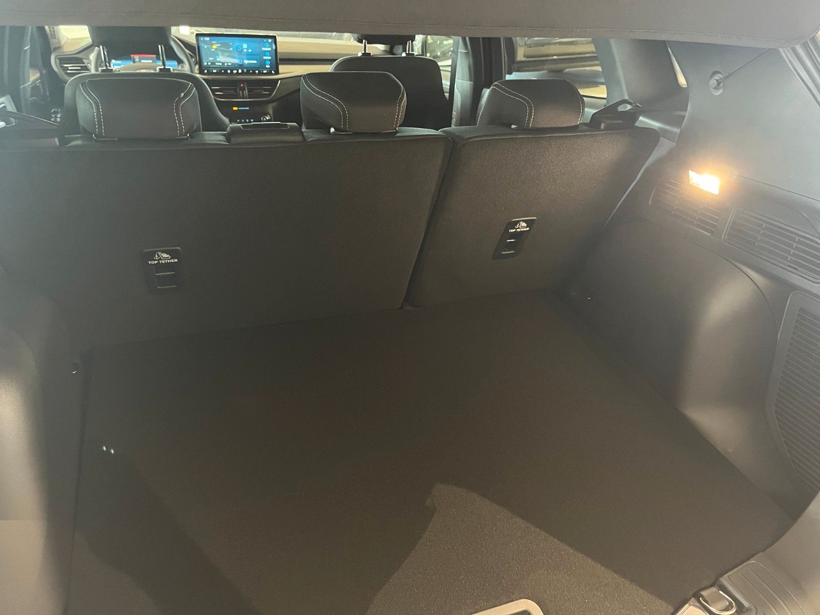 Fahrzeugabbildung Ford Kuga PHEV Titanium NAVI Kamera Winter Paket