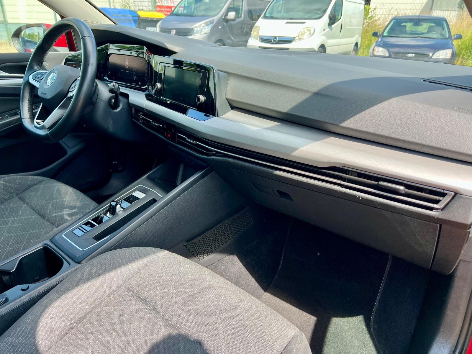 Volkswagen Golf VIII Variant Life AAC SHZ CARPLAY LED, миниатюра 9