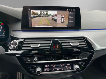 BMW 520d Touring xDrive M Sport*LED*AHK*Automatik