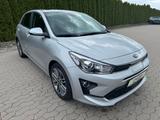 Kia Rio 1.0 T-GDI DCT Platinum *Glasdach*ACC*Navi* - gebrauchte Kia Rio aus dem Jahr 2021