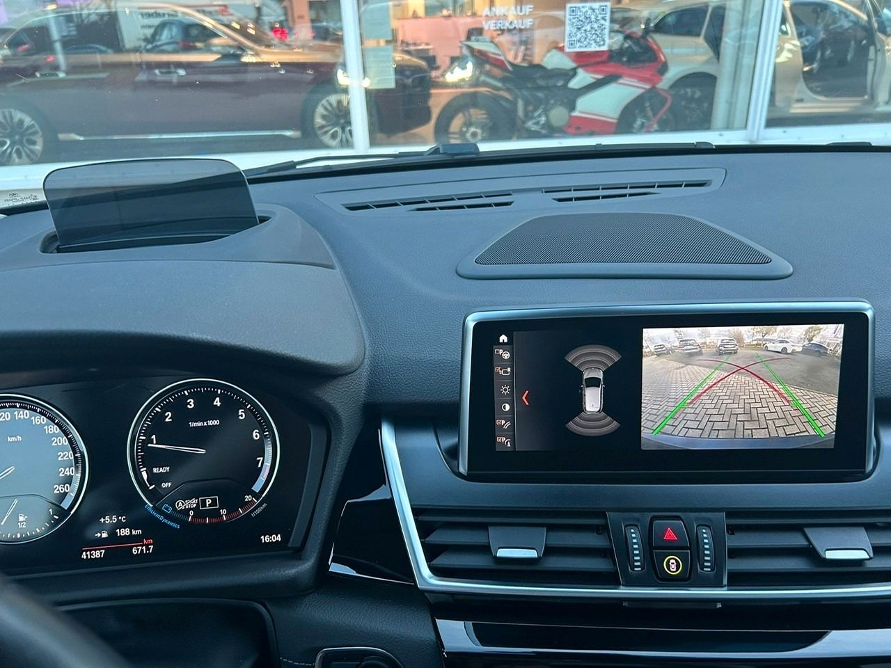 Fahrzeugabbildung BMW 220i Sport Line +Parkassistent+Head Up+AHK