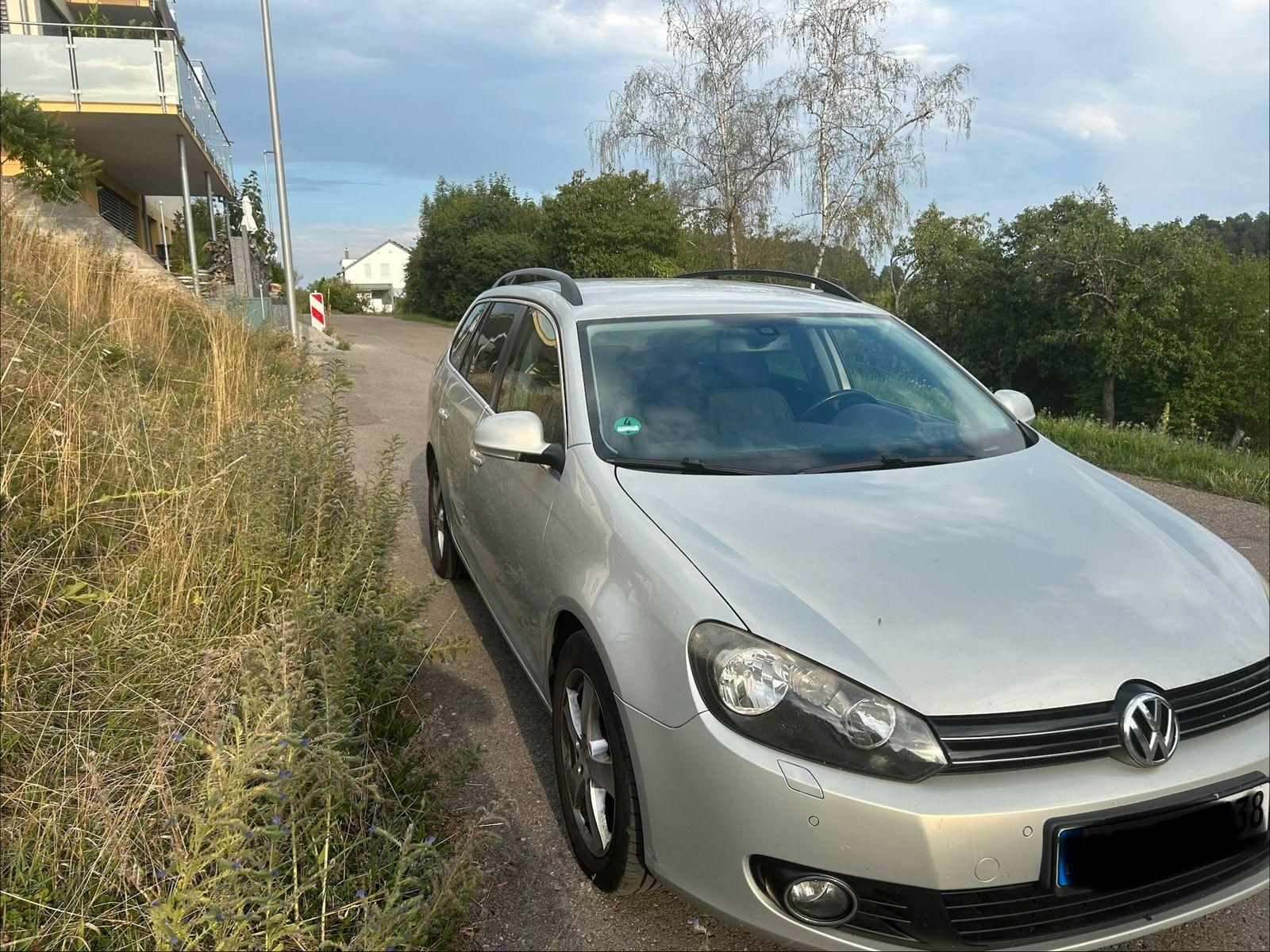 Volkswagen Golf 2010 — interior