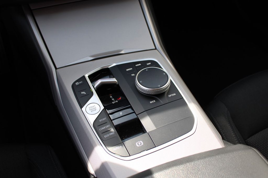 BMW 320d xDrive Touring AUT LED SHZ NAVI PDC ALU