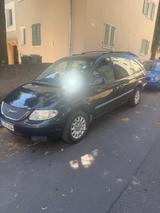 Chrysler Voyager SE 2.4 Auto. SE - Chrysler Voyager mit Benzin-Antrieb: Kleinbus