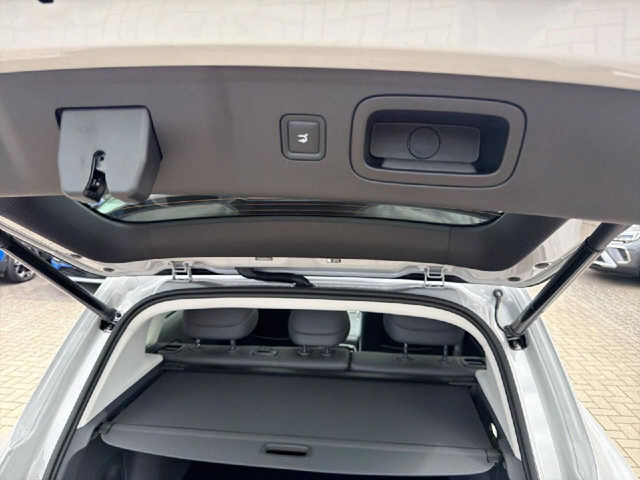 Fahrzeugabbildung Leapmotor B10 REEV - Hybrid Design