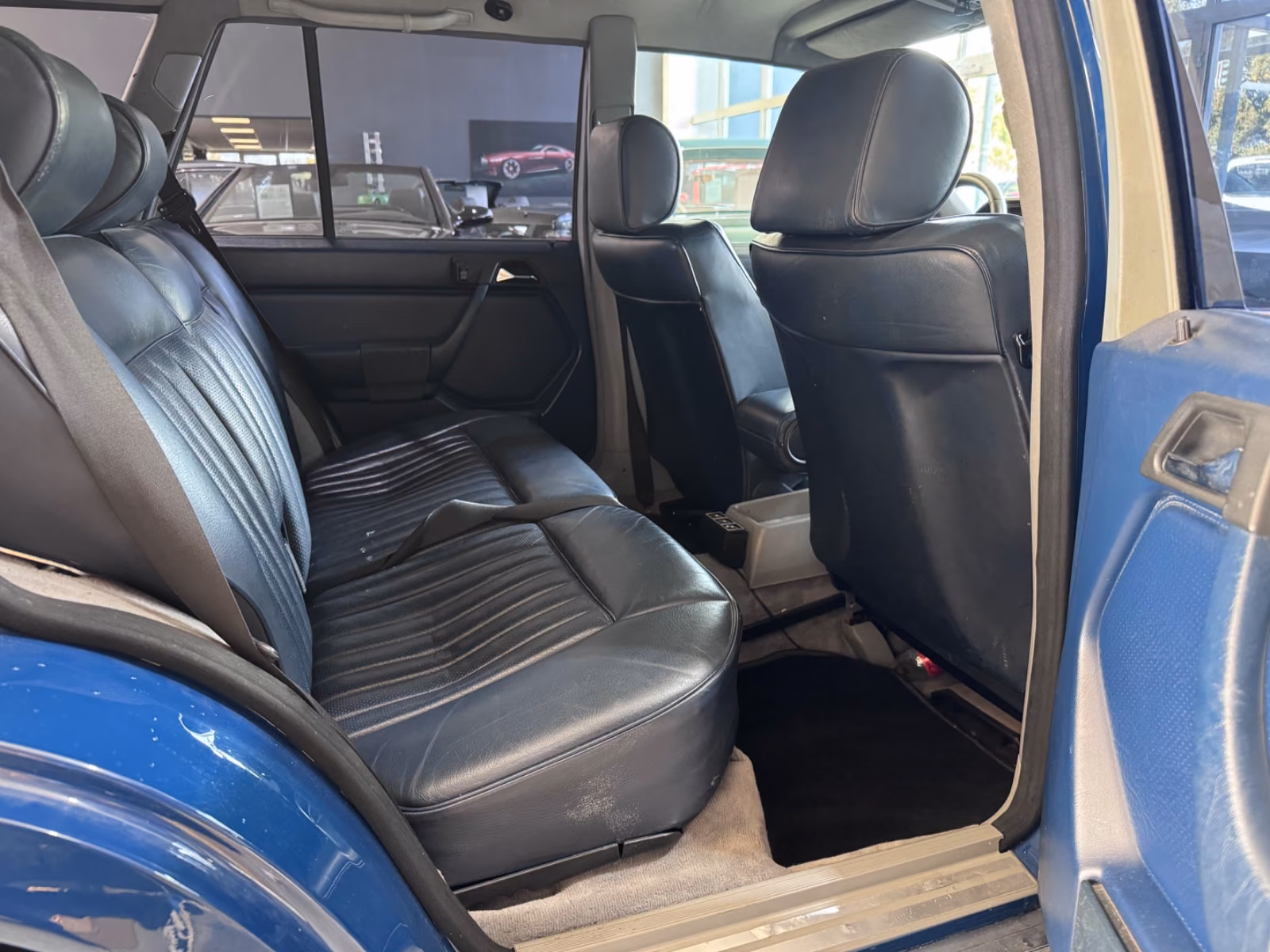 MERCEDES-BENZ E 230 132 ch BVA W124 - CLIM - CHAUFFAGE STATIONNAIRE - CUIR - ATTELAGE - 244600 km