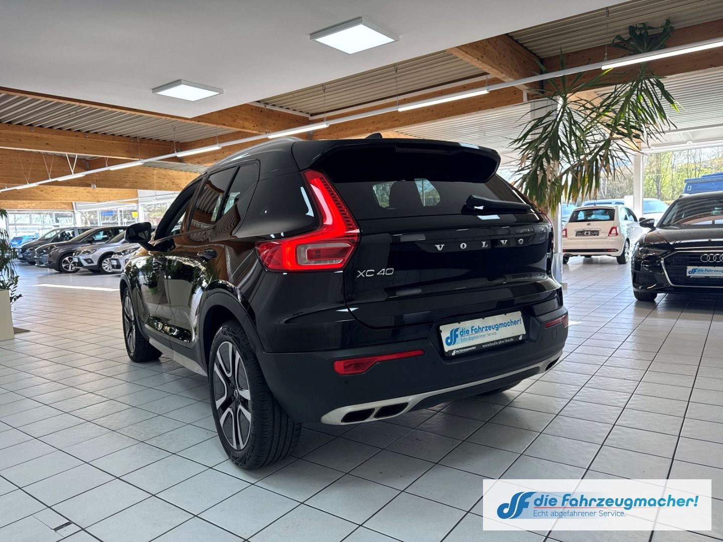 Fahrzeugabbildung Volvo XC40 Momentum Pro 2WD T4 Navi Digitales Cockpit