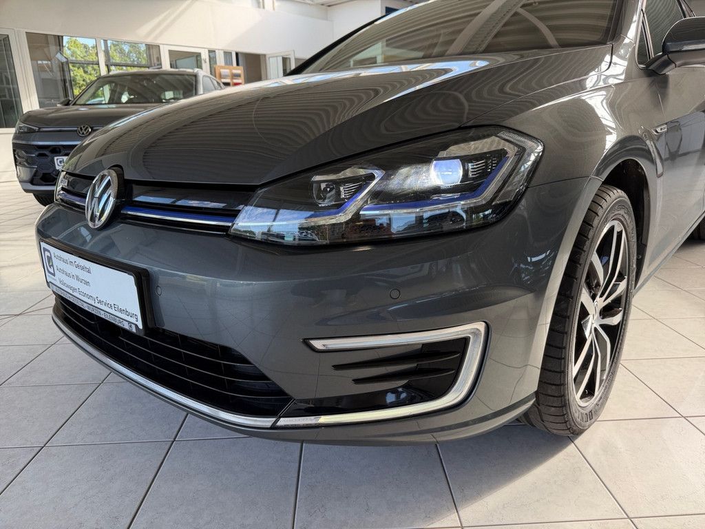 Golf VII e-Golf *LED*ACTIVE INFO*NAVI*PDC*BATTER