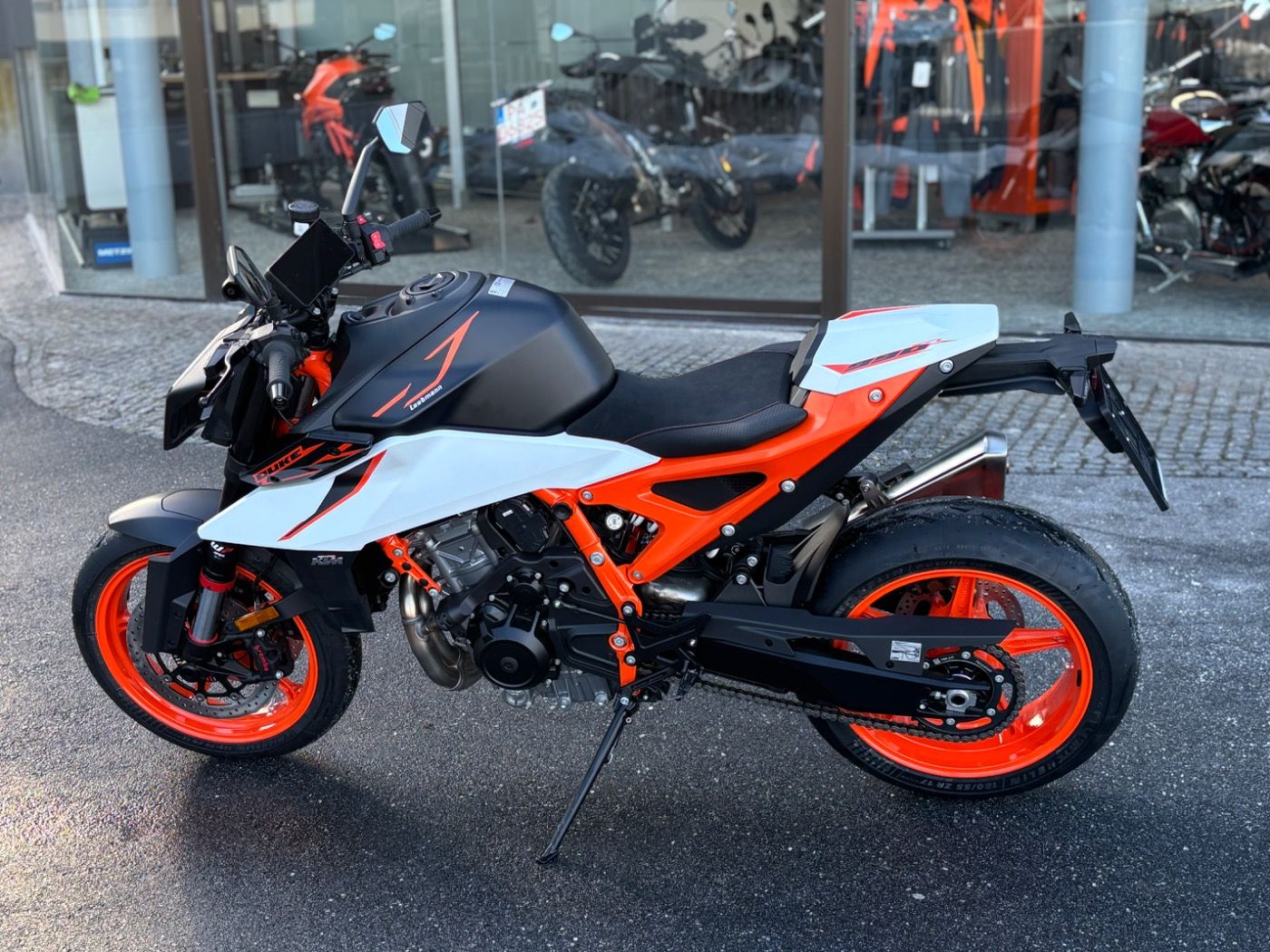 Fahrzeugabbildung KTM 990 Duke R Modell 2026
