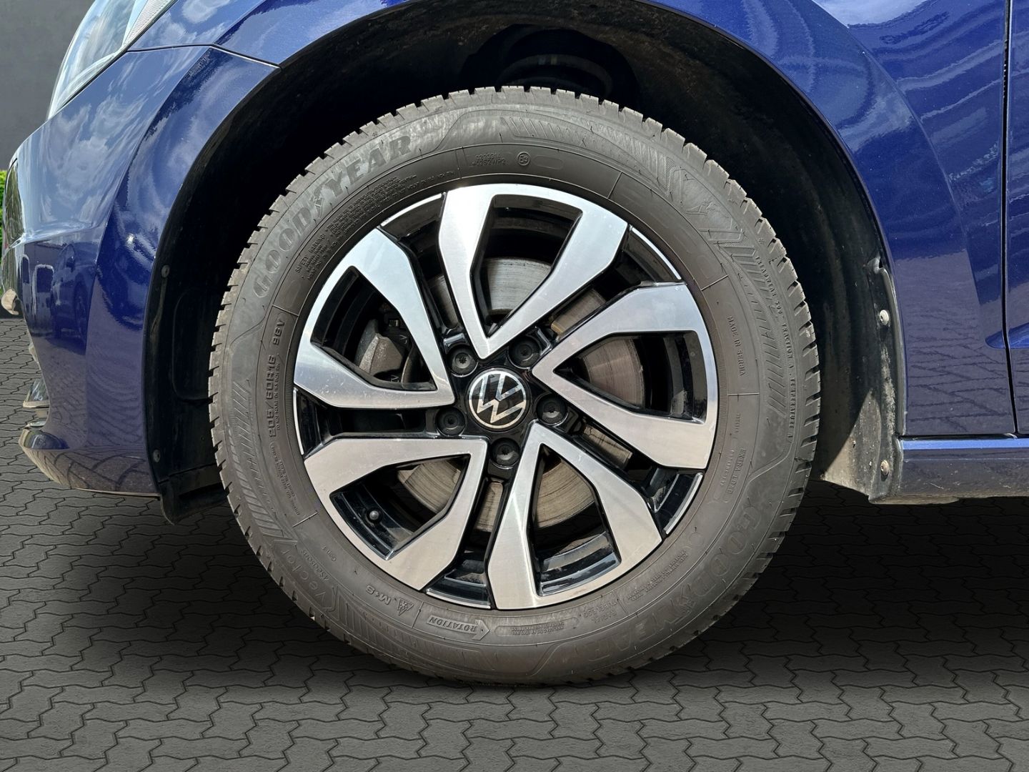Touran 1.5 TSI DSG Active 7-Sitze StandHZG Navi 