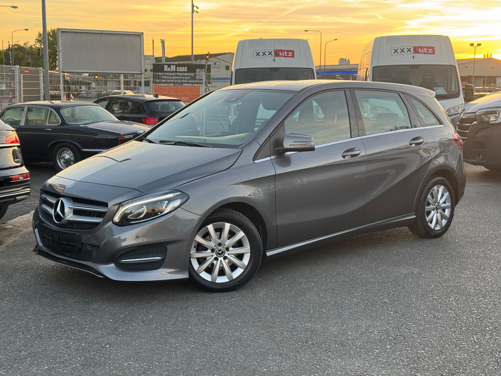 Mercedes-Benz B 180 AUTOMATIK NAVI SEHR GEPGLEGT #618