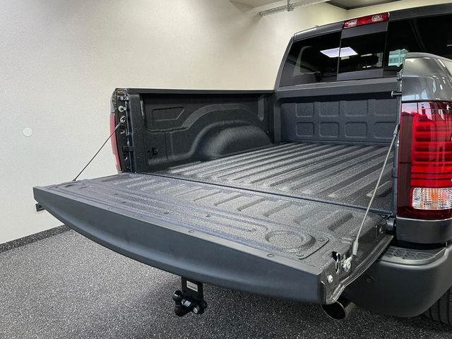 Fahrzeugabbildung Dodge WARLOCK CLASSIC  CREW CAB HEMI 4x4 SOFORT!