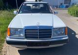 Mercedes-Benz E 200  200E