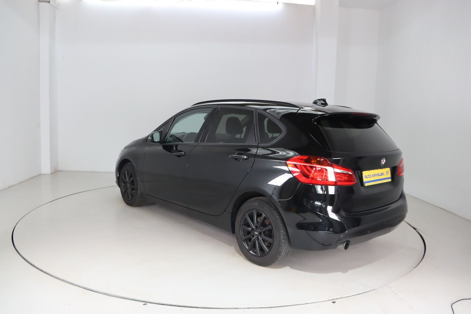 Fahrzeugabbildung BMW 218 i Active Tourer LED * HUD * RFK * Pano *