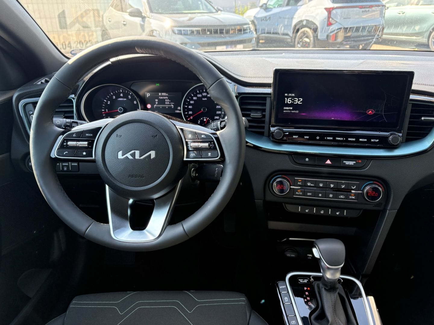 Fahrzeugabbildung Kia XCeed Nightline Edition Navi Digitales Cockpit L