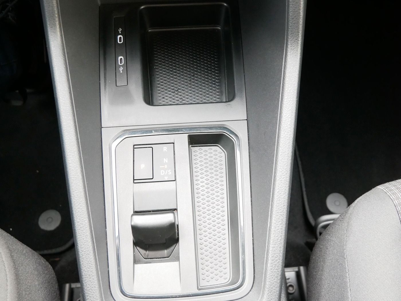 Fahrzeugabbildung Volkswagen Caddy California 2.0 TDI Camper AHK DSG SHZ LED