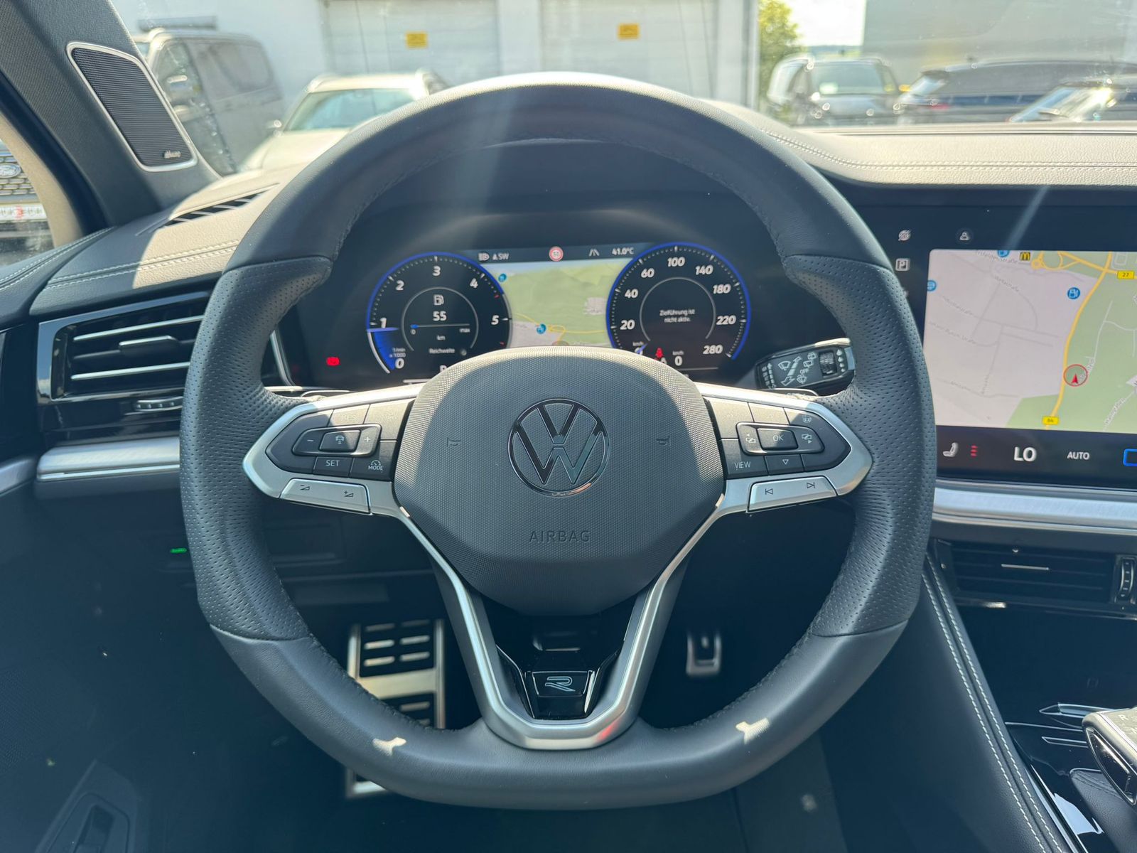Fahrzeugabbildung Volkswagen Touareg 3.0TDI 4M R-Line VOLL Black 22" UPE 114T