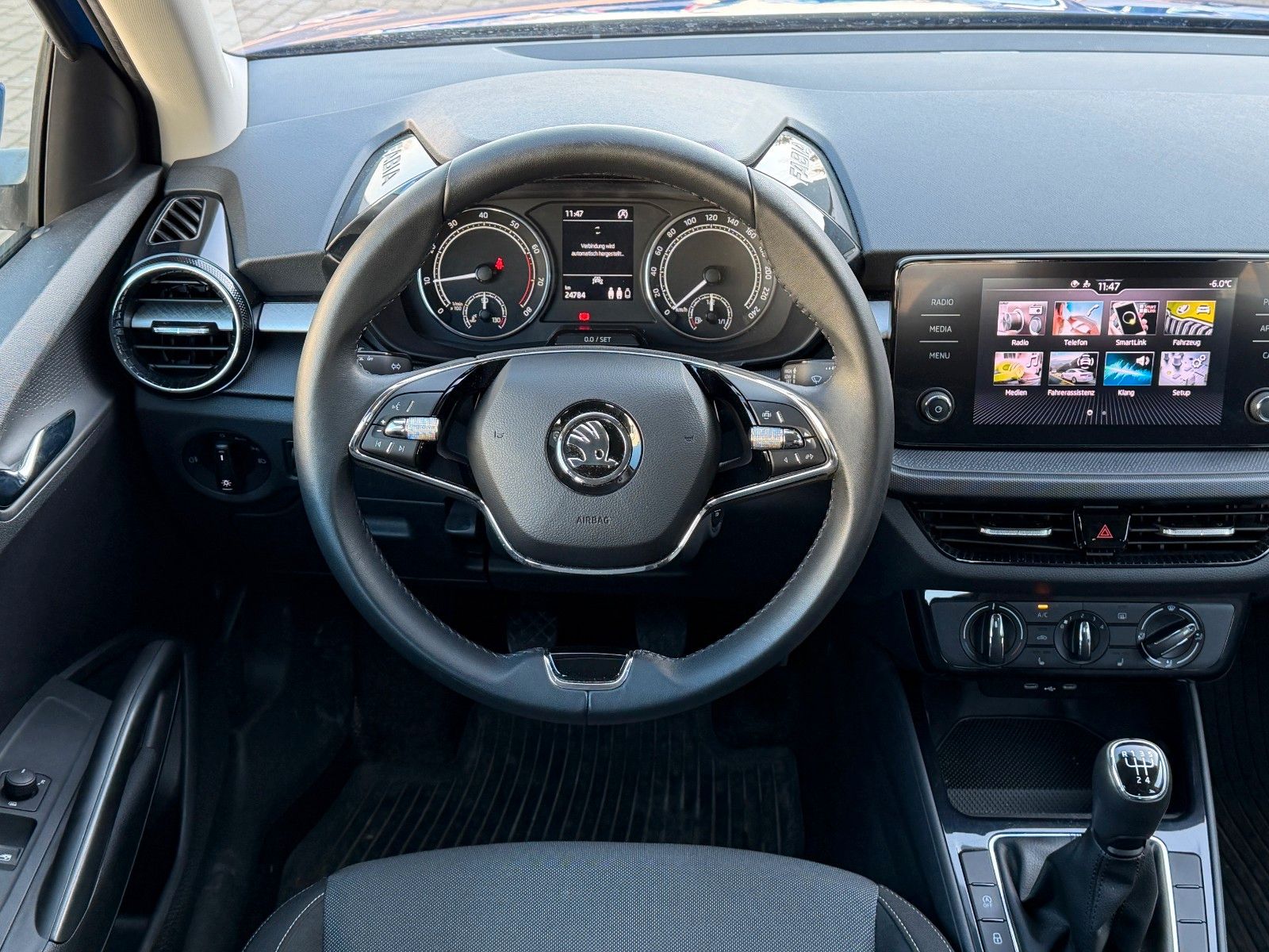 Fahrzeugabbildung SKODA Fabia 1.0 MPI Selection *Klima*Allwetter*Stzhzg*