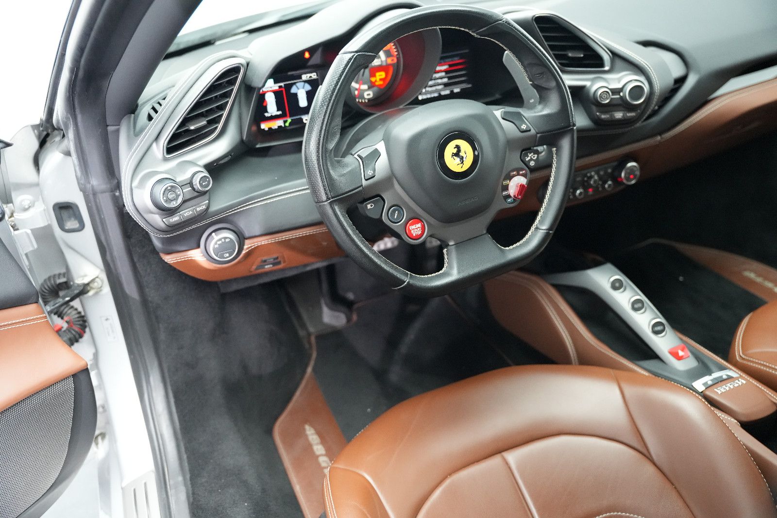 Fahrzeugabbildung Ferrari 488 GTB GTB Coupé DCT/SCUDERIA/KAMERA/