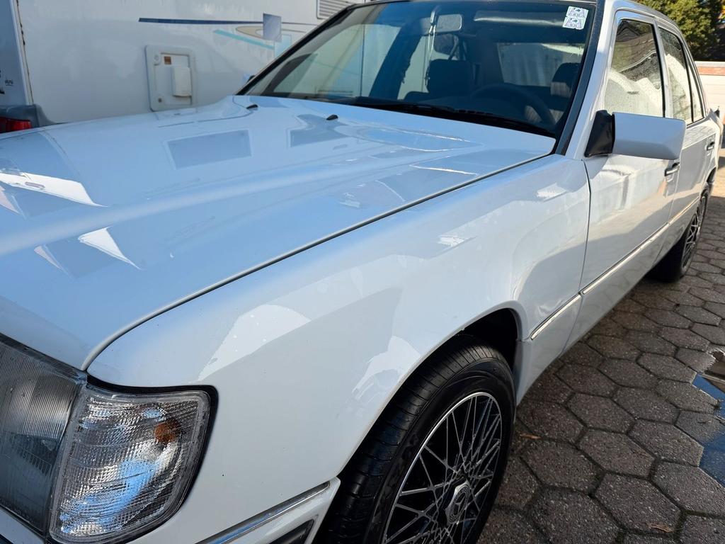Mercedes-Benz Sehr Gepflegter Mercedes 124 Model 230 E