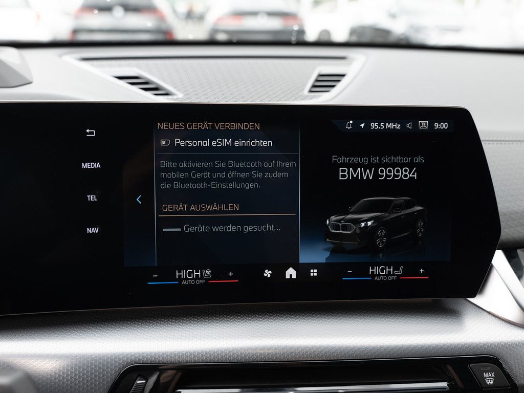 BMW iX2 - Bild 18