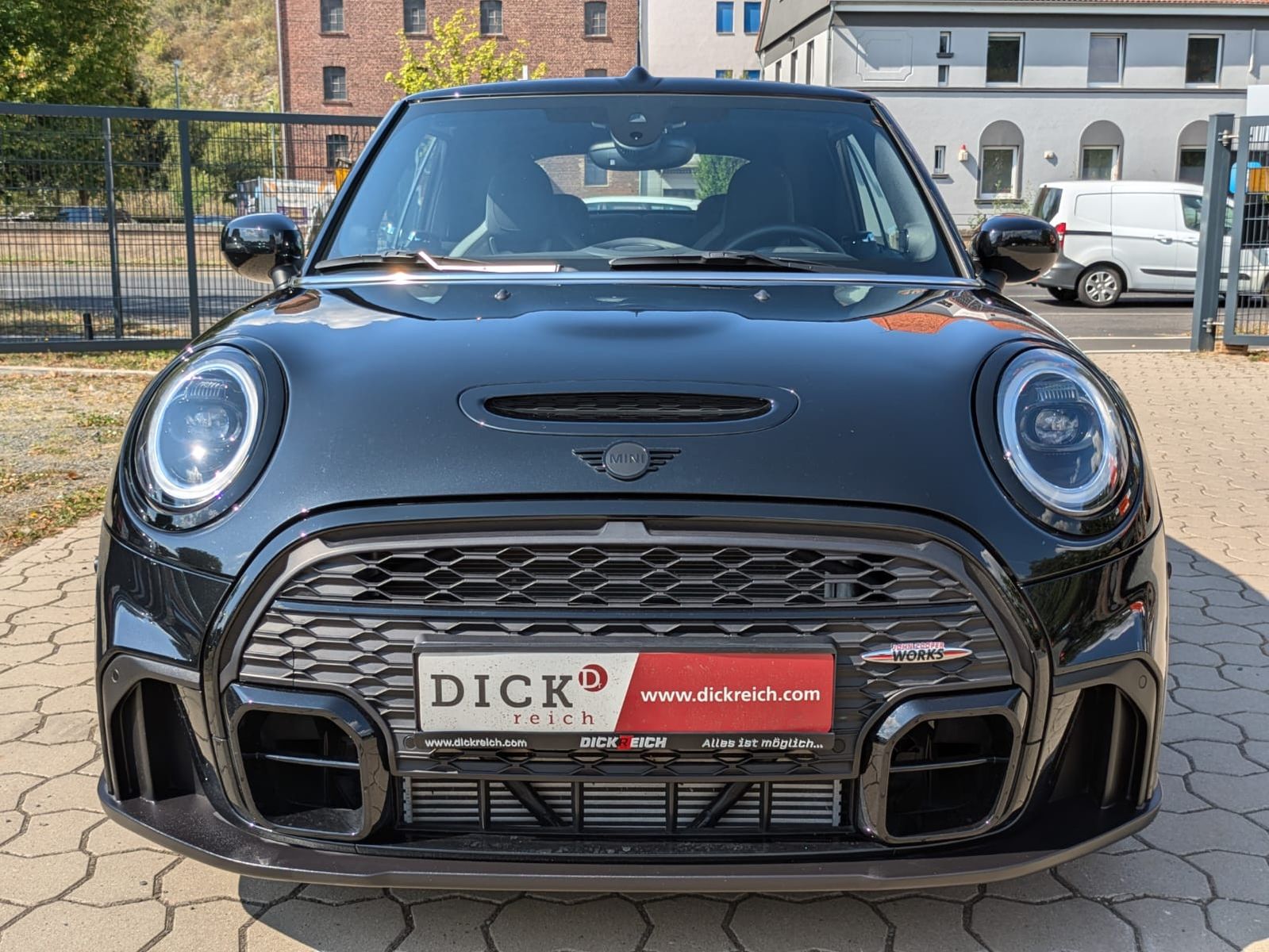 Fahrzeugabbildung MINI Cooper S Cabrio John JCW LED/TEMP/HARMAN/CAM/HuD