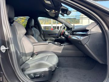 BMW M5 Limousine M Drivers P. DAB LED RFK Klimaaut.